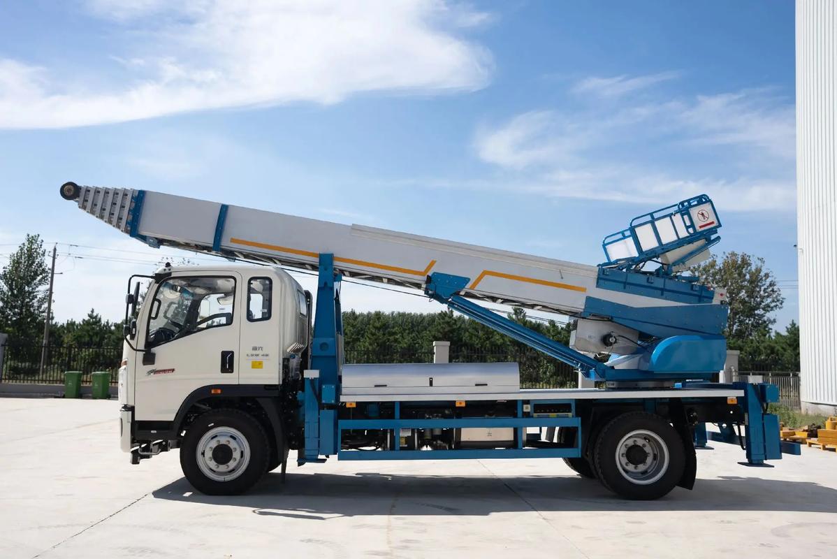 宁海县云梯上料车租赁费用